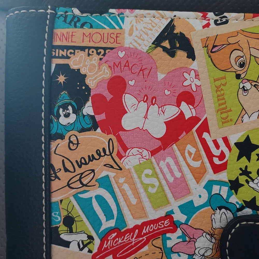 Disney Parks iPad Mini 1,2,3 Kindle Tablet Case Classic Vintage Disneyland Print